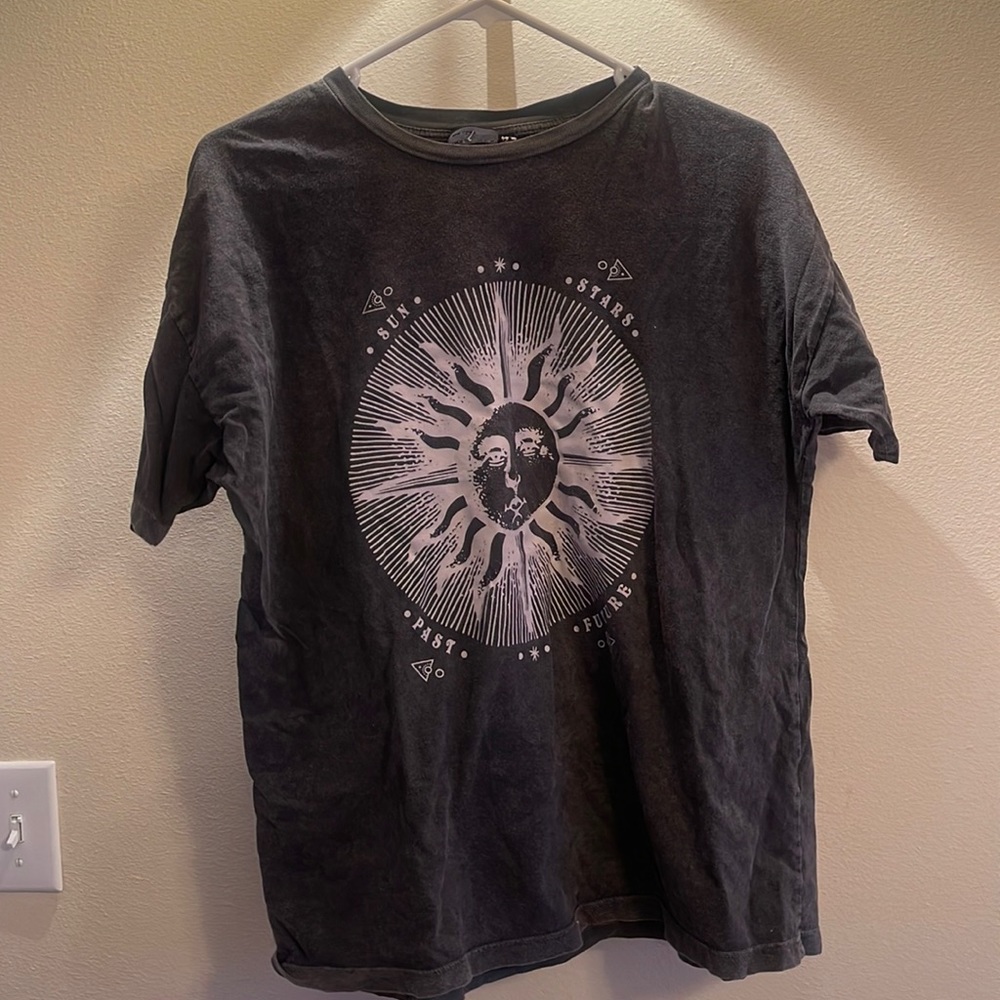 ASOS Design tshirt